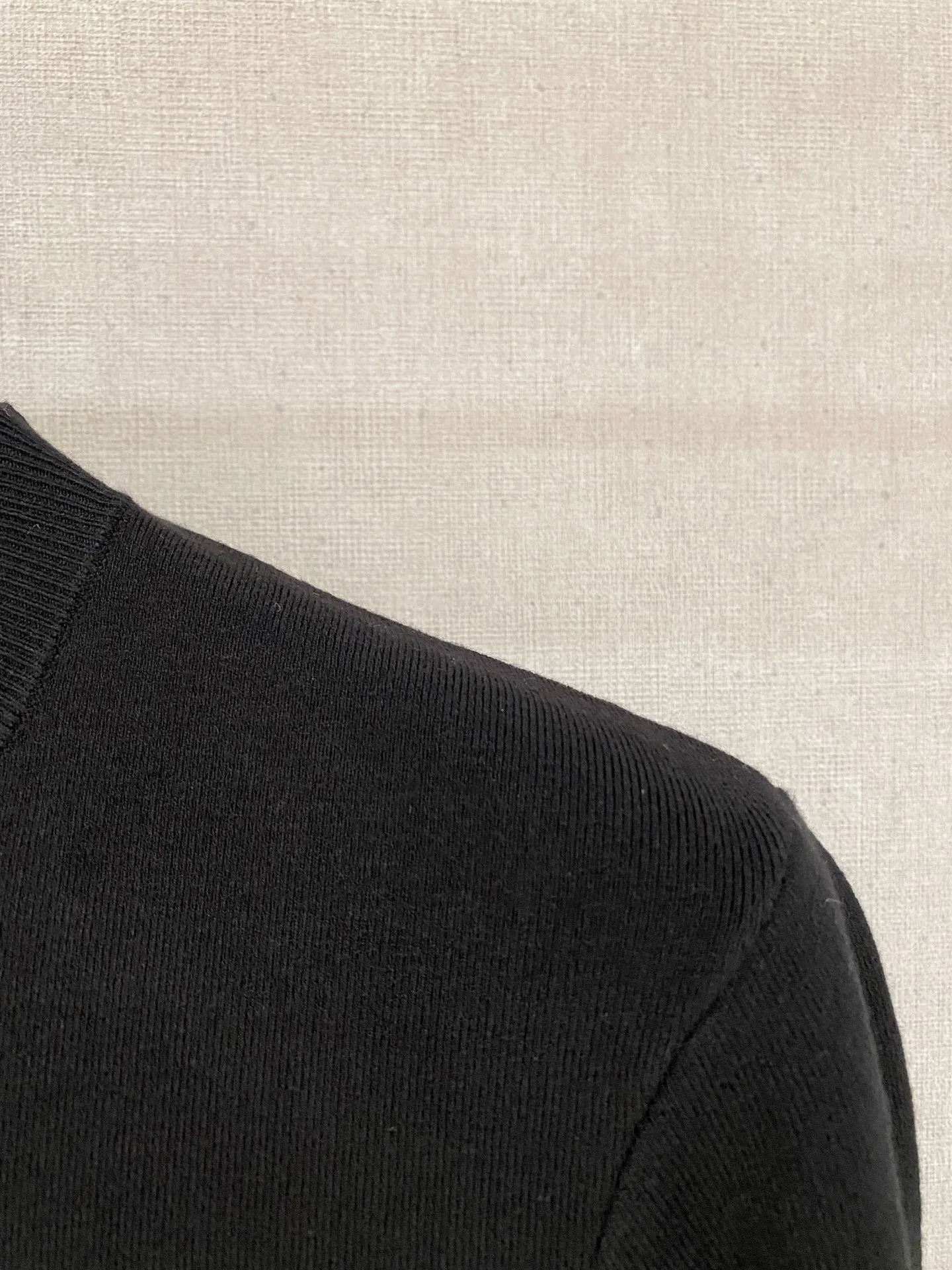 Moncler 2026 ， ， Breathable ， ， ， 。 ， ， ， ， ， 。 ， ， ， 。 Black ，Cream White ， ， 。 Sizes：M-4XL